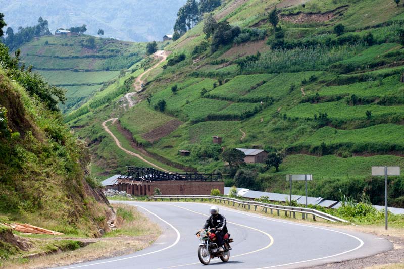 Uganda: wunderbare fruchtbare Landschaft im ugandisch-ruandischen Grenzgebiet
