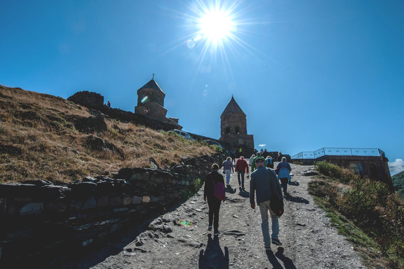 Aufgang zur Kreuzkuppelkirche Zminda Sameba aus dem 14. Jh.