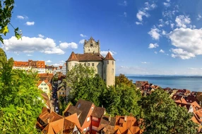 Baden-Württemberg, Deutschland, Süddeutschland, altstadt, ausflug, ausflugsziel, bekannt, berühmt, bodensee, burg, erholung, erleben, ferien, ferienziel, freiraum, hintergrund, landschaft, meersburg, natur, niemand, orientierungspunkt, panorama, reisen, reiseziel, sehenswert, sehenswürdigkeit, tageslicht, textfreiraum, tourismus, touristisch, unterwegs, urlaub, wahrzeichen