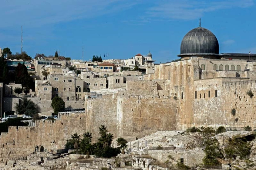 Jerusalem: Altstadt-Mauer mit Aksa Moschee