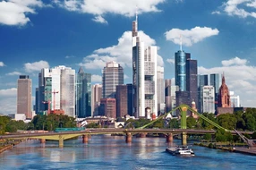Deutschland, Städtereise, architektur, attraktion, banken, bankentürme, bankenviertel, bedeutend, bekannt, city, deutsch, entwicklung, euro, europa, finanzen, frankfurt, frankfurt am main, global, globalisierung, großstadt, handel, heimat, hessen, hochhaus, hochhäuser, kaiserdom, karriere, main, mainhattan, metropole, modern, panorama, postkarte, reich, sightseeing, skyline, stadtbild, stadtentwicklung, stadtlandschaft, stadtleben, städtebau, städtereisen, urban, wachstum, wahrzeichen, weltstadt, weltwirtschaft, wichtig, wirtschaft, wolkenkratzer