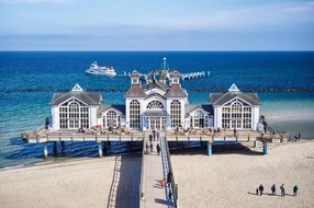baabe, bergen, binz, eisenbahn, granitz, göhren, insel, jasmund, kreidefelsen, königsstuhl, küste, mecklenburg, meer, nationalpark, ostsee, ostseeküste, putbus, roland, rügen, sassnitz, seebad, seebrücke, sellin, stralsund, strand, tourismus, vorpommern