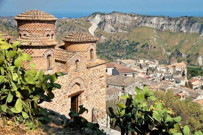 Bergdorf, Cattolica, Hang, Hügel, Stilo, berg, christentum, christlich, heilig, hügelig, italien, kalabrien, kirche, kuppel, landschaft, mediterran