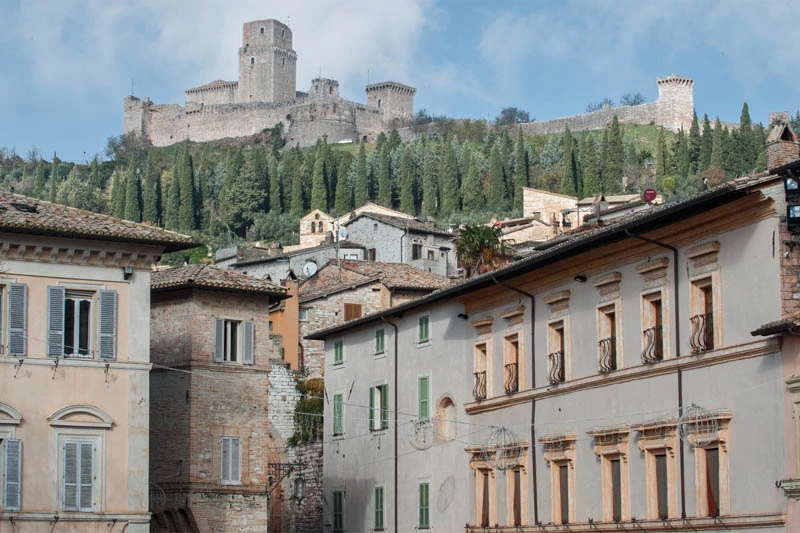 Blick auf die Festung über Assisi
