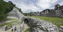 Palenque mit Palast und Pyramide