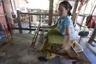 Luang Prabang: Besuch in einer Weberei