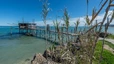 Die Costa dei Trabocchi an der Adriaküste mit den traditionellen Fischereinstallationen., ein für Fischfang errichteten Pfahlbauten.