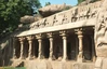 Anlage aus dem 6.-8- Jh. Das größte Steinrelief der Welt, die aus monolithischen Felsblöcken gemeißelten Tempel (Rathas)
