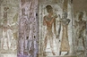 Derr-Tempel von links nach rechts: Ramses II vor Horus (Manduris), Ramses II vor Amun, Ramses II vor Tefnut, ganz rechts Ramses II als König