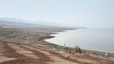 Das Tote Meer bei Sweimah im Norden. Der Rückgang des Wasserspiegels ist hier gut zu sehen.
