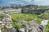 Die Ausgrabungen von Alexander Troas mit Spuren des Theaters, dem Agora-Tempel, dem Osttor, dem Aquädukt und dem Nymphäum.