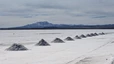 Salar de Uyuni, der größte Salzsee der Welt - Salz wird getrocknet