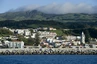 Die Stadt Horta auf der Insel Faial