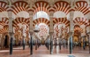 In der Mezquita-Kathedrale von Córdoba - Hufeisenbögen in der Bethalle