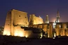 Der elegante Luxor Tempel im Abendlicht