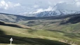 Fahrt über das kirgisische Hochland und den Torugart-Pass zur chinesischen Grenze