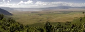 Ngorongoro Krater - Blick vom Kraterrand in den Krater nach rechts